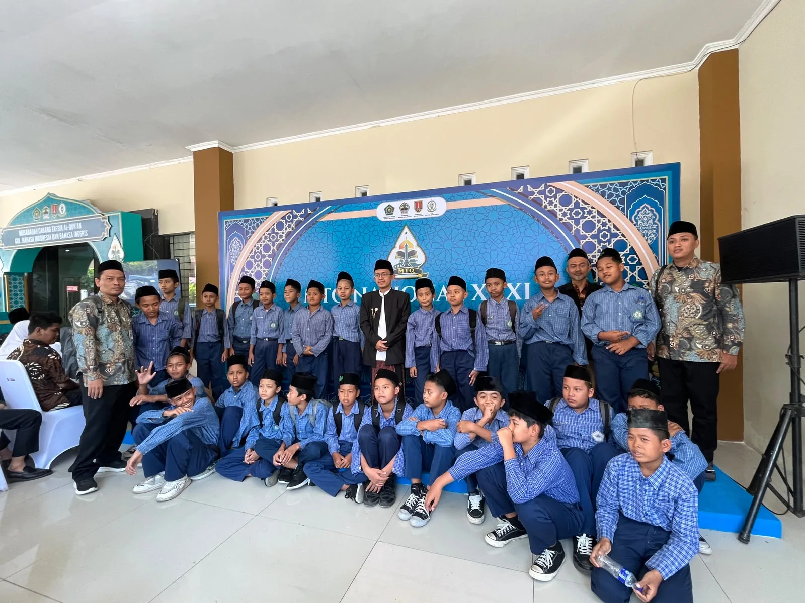 Kelas 6 MI Al Muta'allimin kunjungi MTQ Nasional